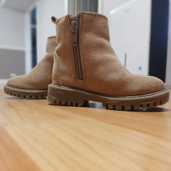 Toddler fall boots - Picture 2 of 2
